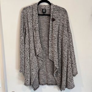 Bobeau women’s one button black & white wrap sweater/cardigan.